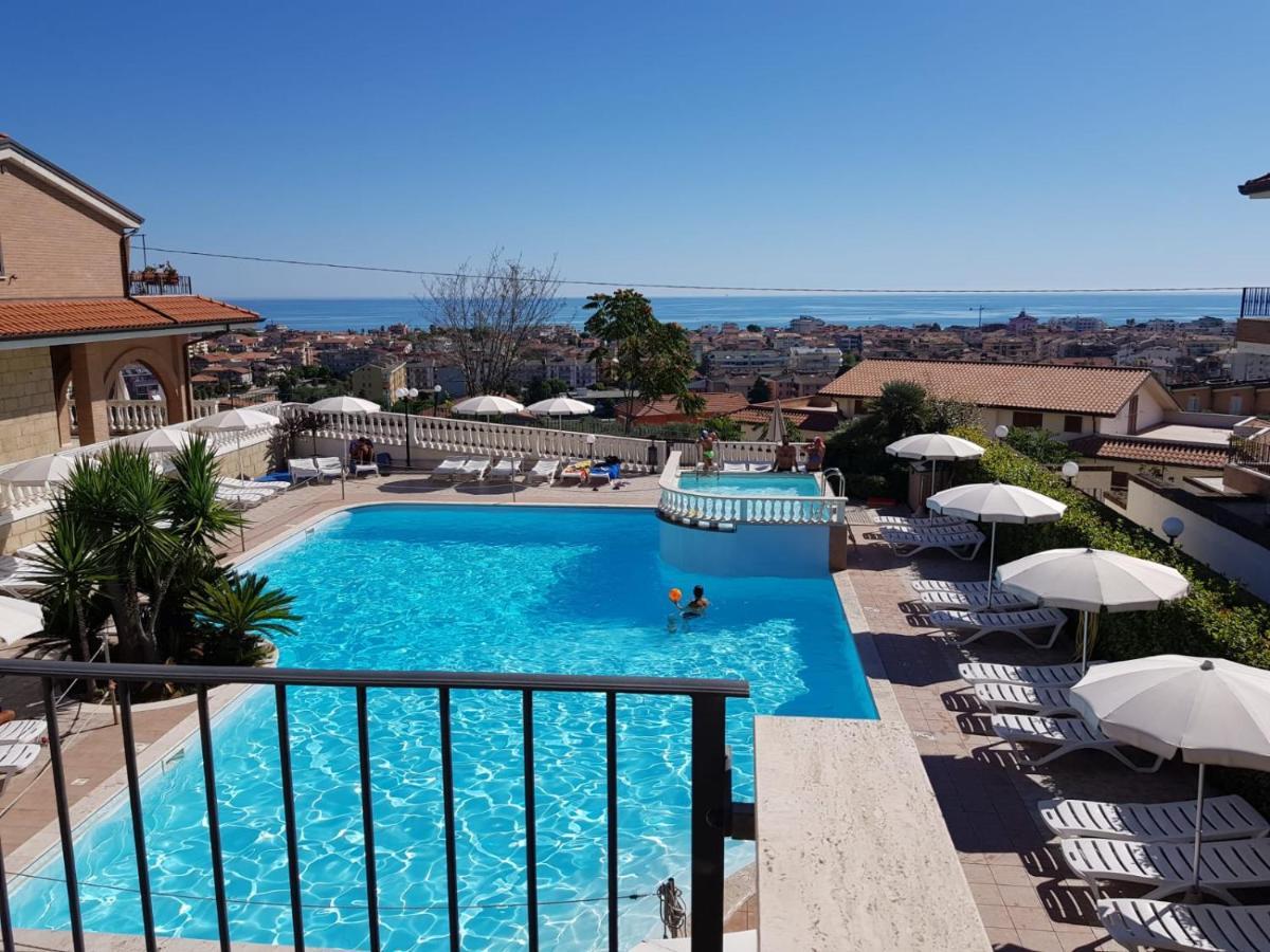 Residence Il Borgo Tortoreto Ngoại thất bức ảnh