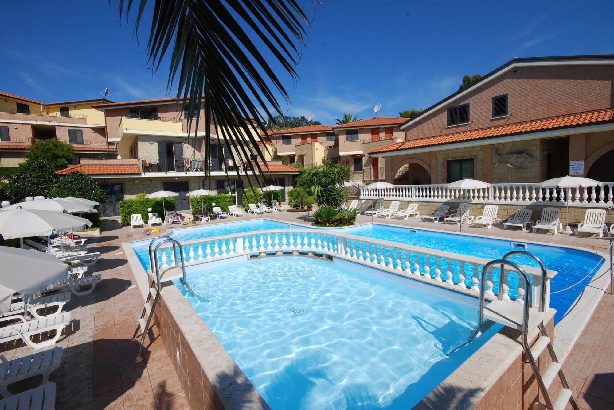Residence Il Borgo Tortoreto Ngoại thất bức ảnh